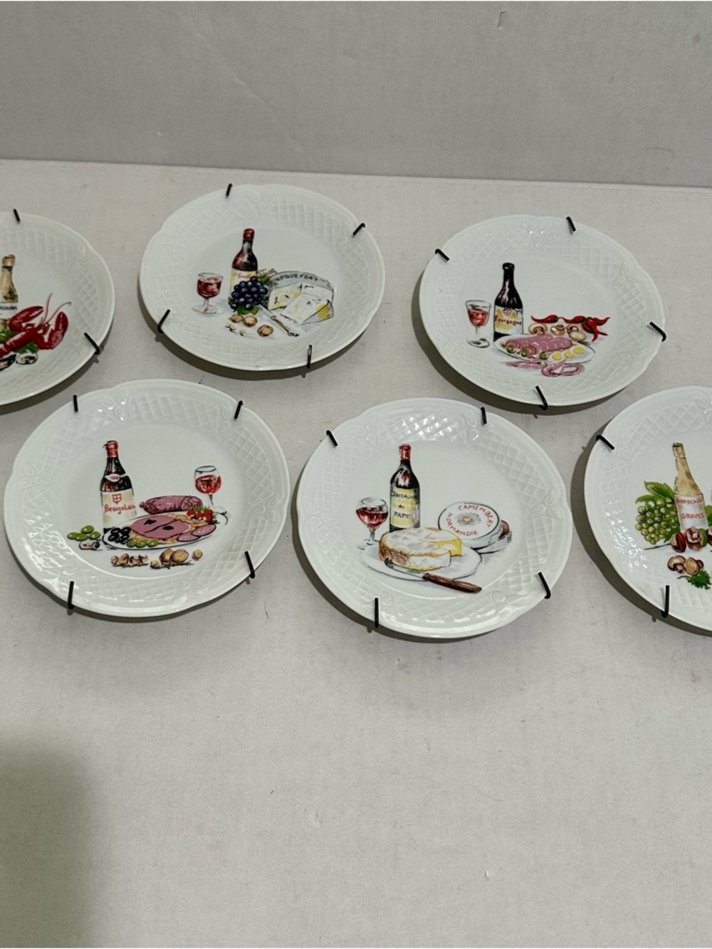 Limoges Philippe Deshoulieres Porcelain Plate Set With Wall Hanging clips